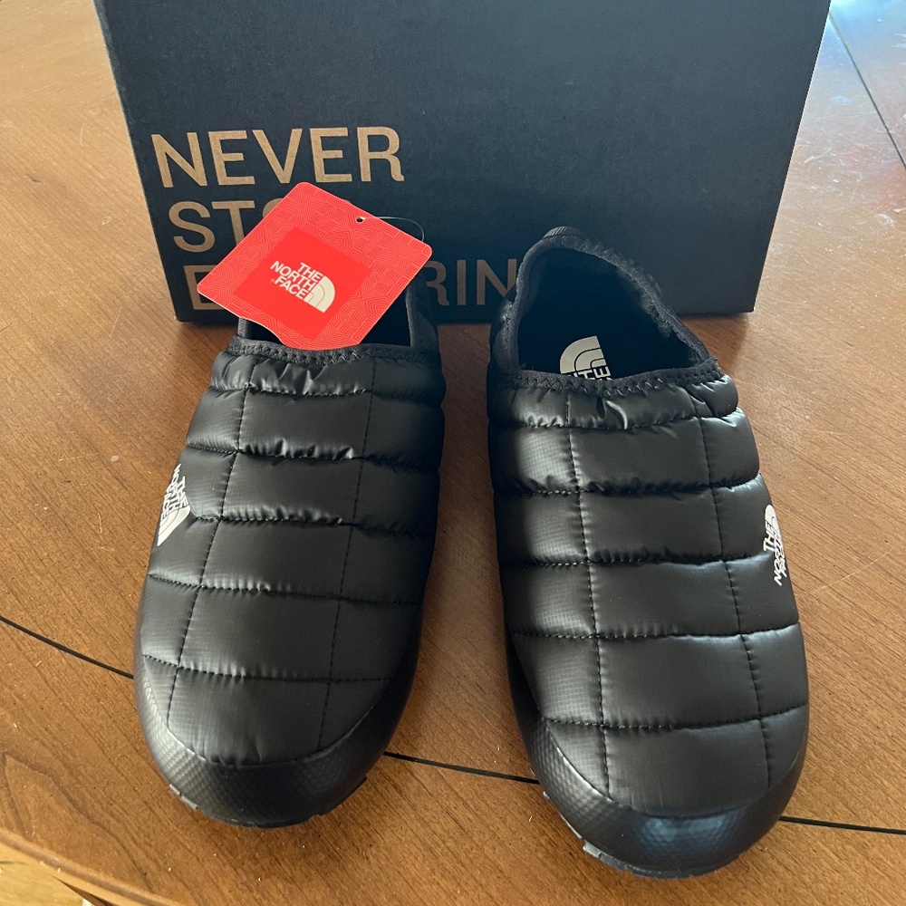 North Face Thermoball Slipper Shoe NWT